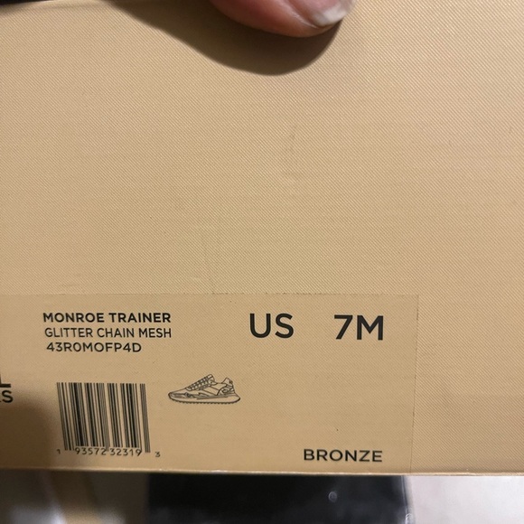 Michael Kors Sneakers. EUC - Picture 7 of 7